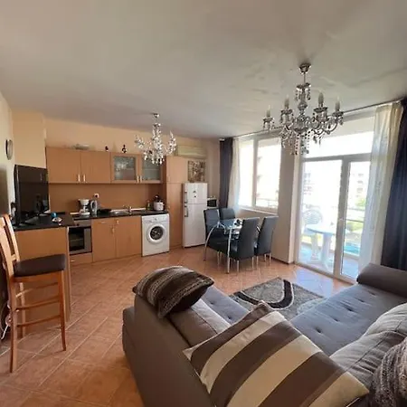 Spacious Sunny 2 Bedroom Fits 6 * Sunny Beach